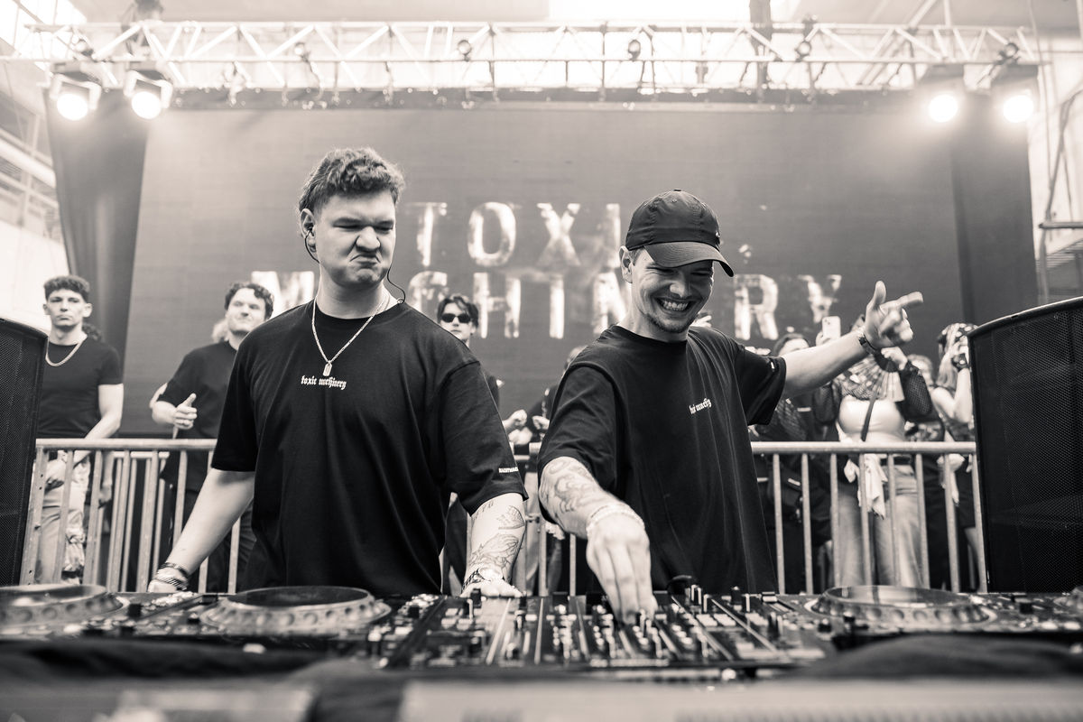 Loading... just a sec